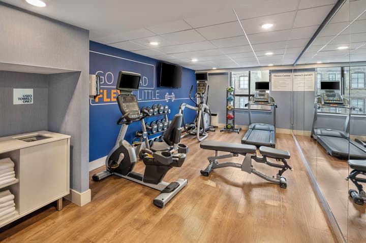 Holiday Inn Express Toronto - Downtown by IHG
