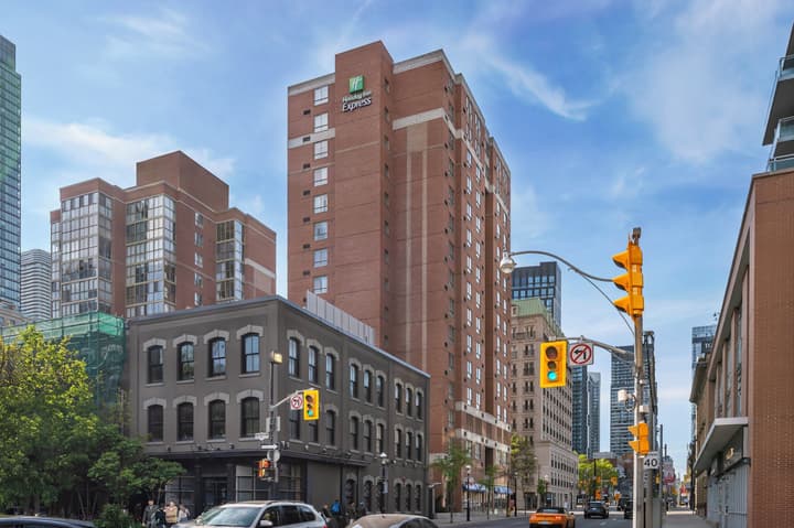 Holiday Inn Express Toronto - Downtown by IHG