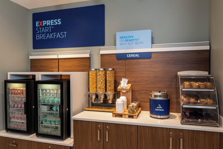 Holiday Inn Express Toronto - Downtown by IHG