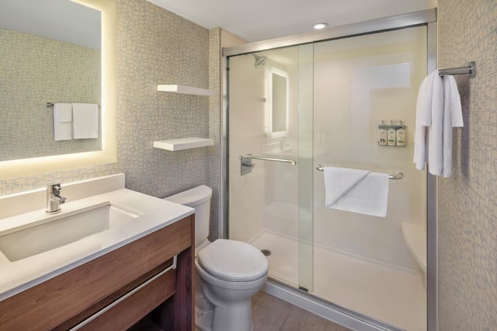 Holiday Inn Express Toronto - Downtown by IHG