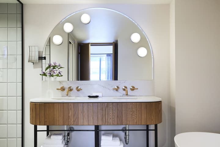 Kimpton Saint George by IHG