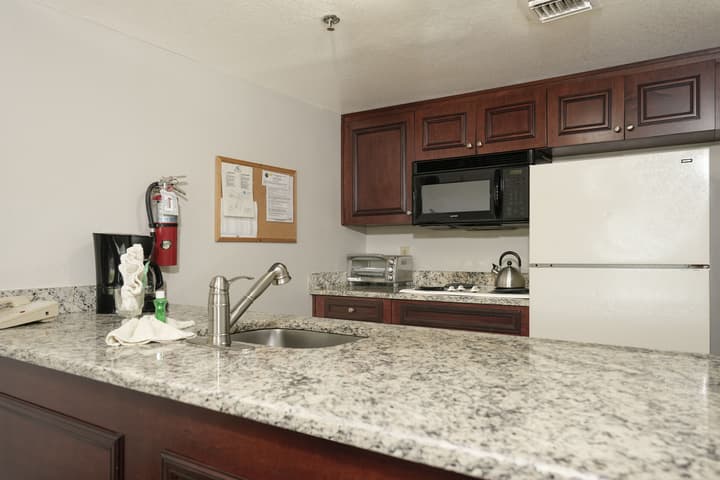 Parc Corniche Condominium Suite Hotel