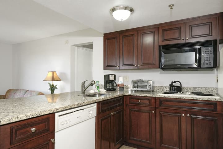 Parc Corniche Condominium Suite Hotel
