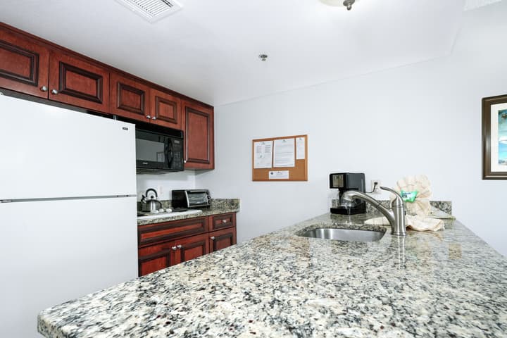 Parc Corniche Condominium Suite Hotel