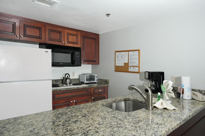 Parc Corniche Condominium Suite Hotel