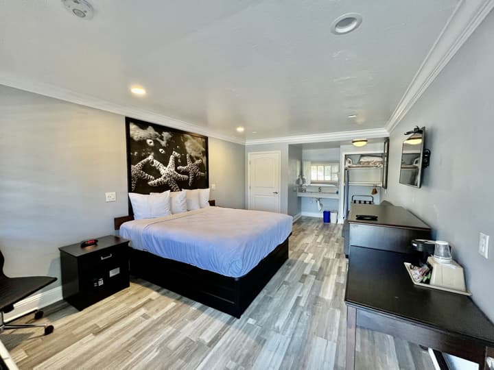 Aura Inn Monterey
