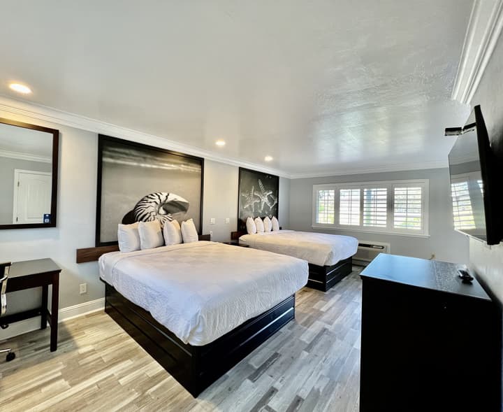 Aura Inn Monterey