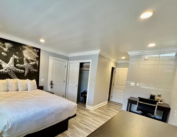 Aura Inn Monterey