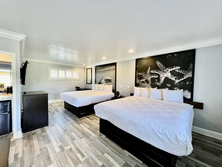 Aura Inn Monterey
