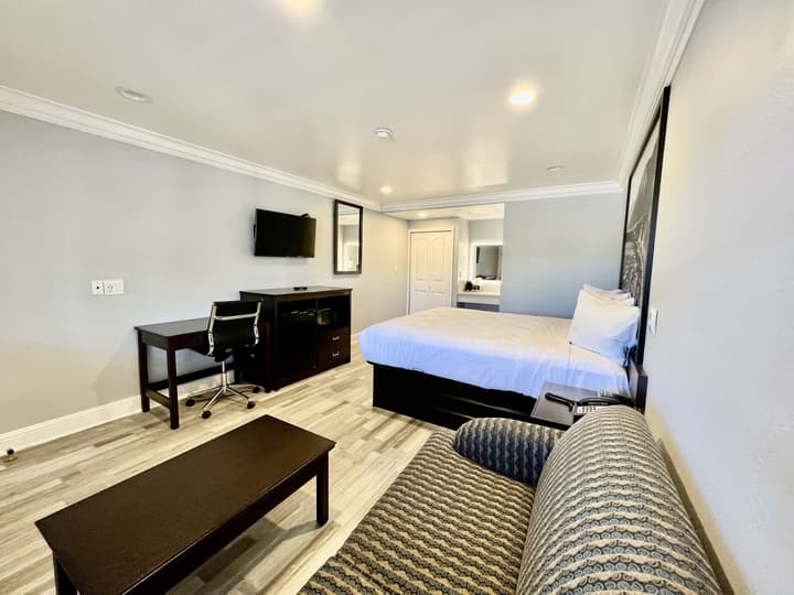 Aura Inn Monterey