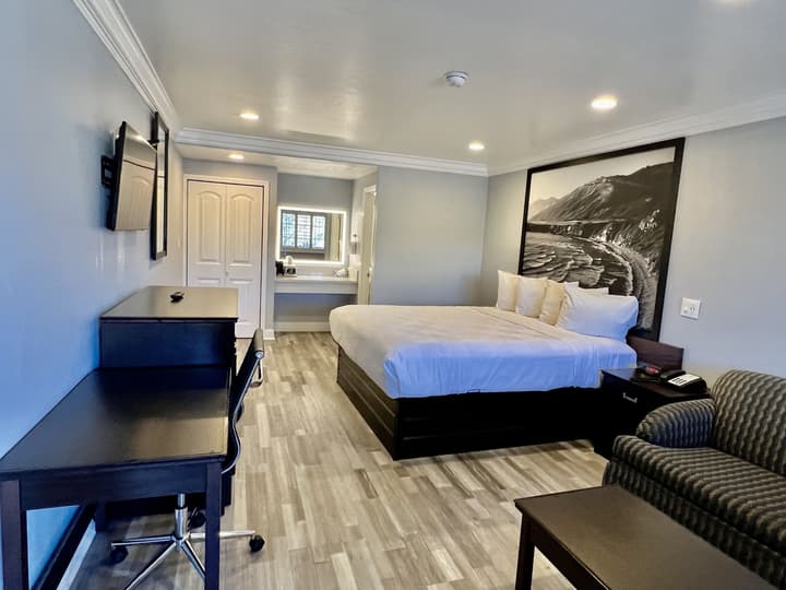 Aura Inn Monterey