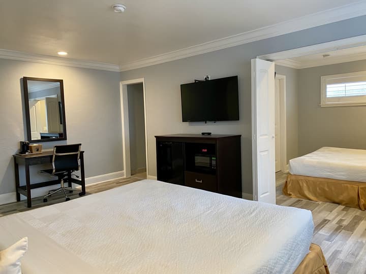 Aura Inn Monterey