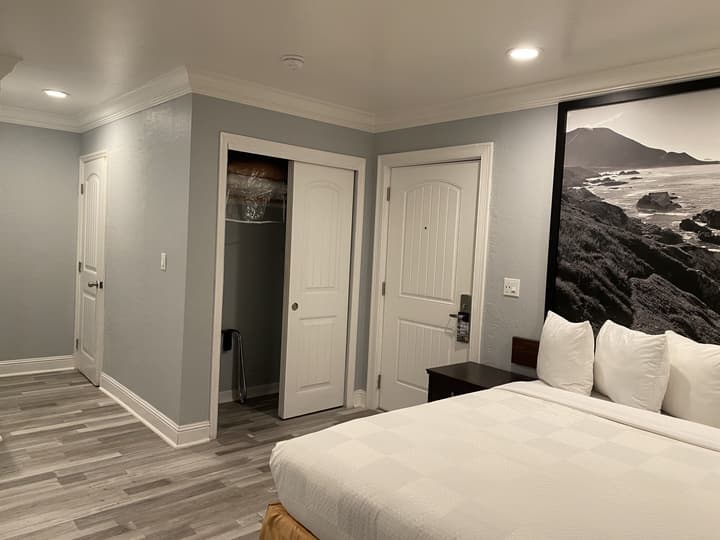 Aura Inn Monterey