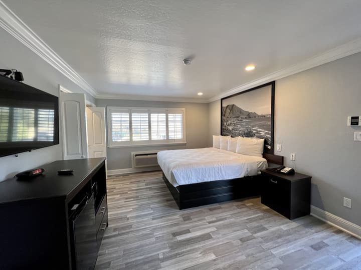 Aura Inn Monterey