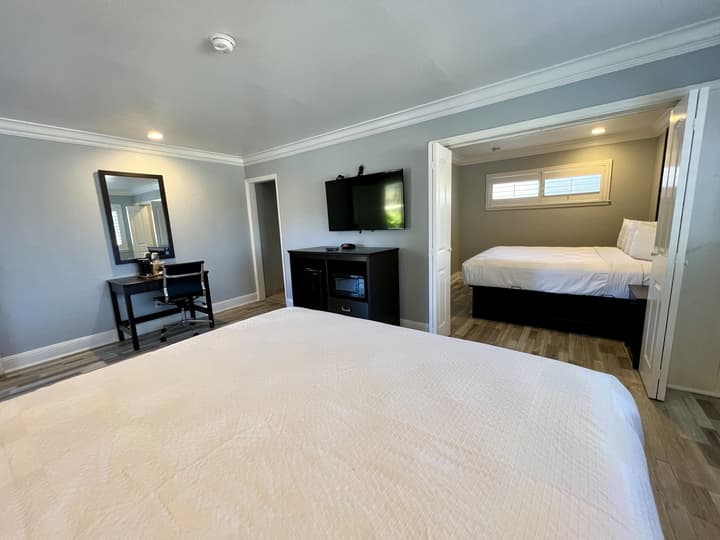 Aura Inn Monterey