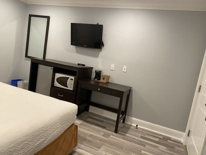 Aura Inn Monterey