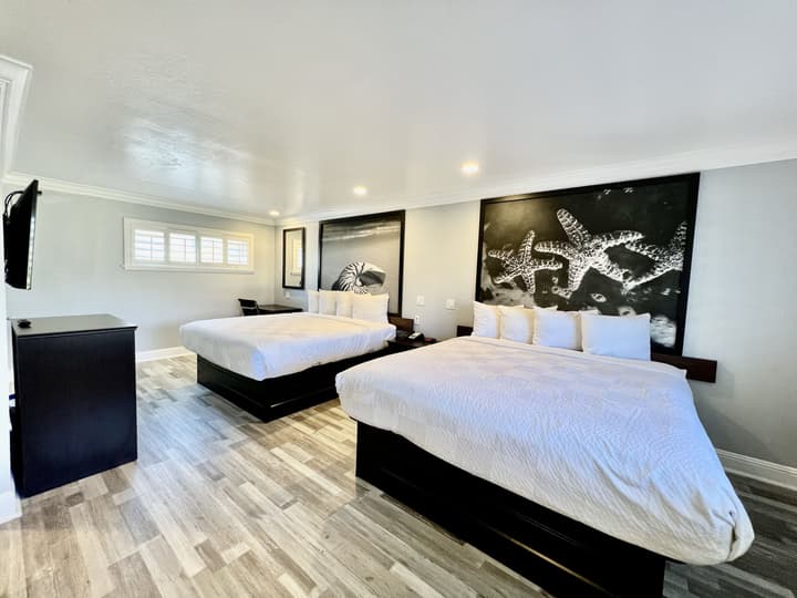 Aura Inn Monterey