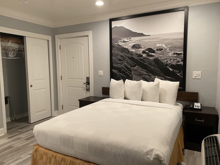 Aura Inn Monterey