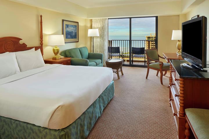 Hilton Hawaiian Village Waikiki Beach Resort