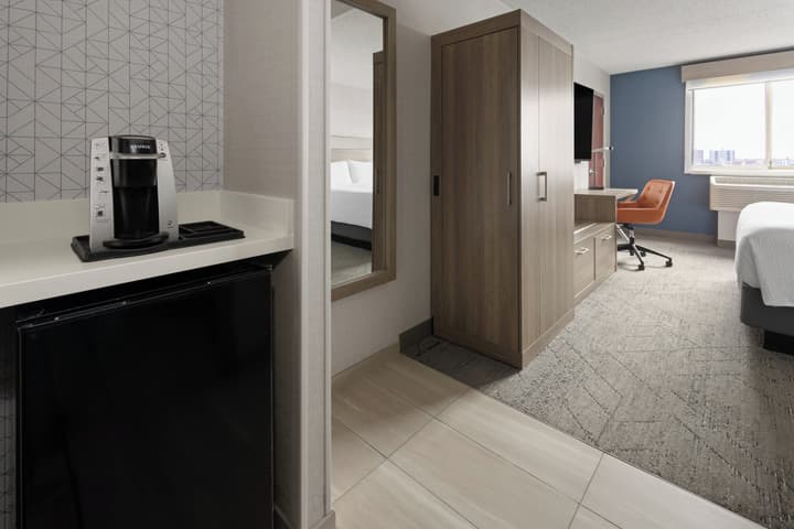 Holiday Inn Express Philadelphia - Penns Landing by IHG