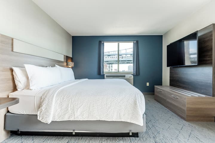 Holiday Inn Express Philadelphia - Penns Landing by IHG