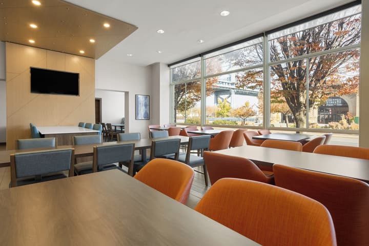Holiday Inn Express Philadelphia - Penns Landing by IHG
