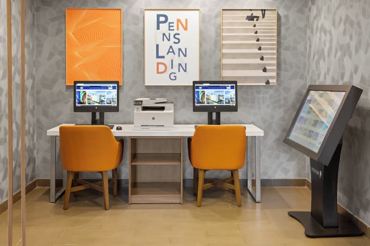 Holiday Inn Express Philadelphia - Penns Landing by IHG