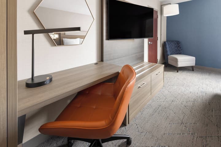 Holiday Inn Express Philadelphia - Penns Landing by IHG