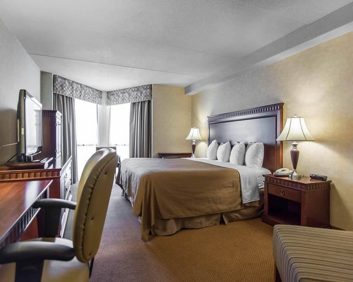 Quality Inn & Suites Bay Front
