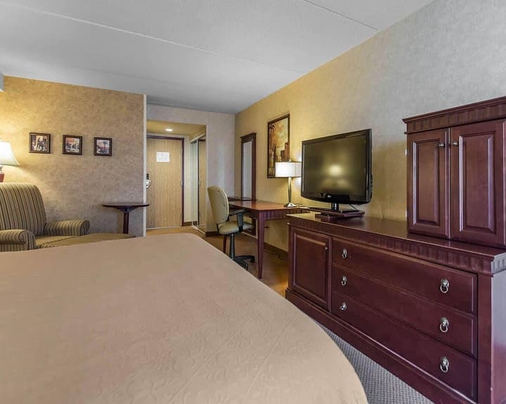 Quality Inn & Suites Bay Front