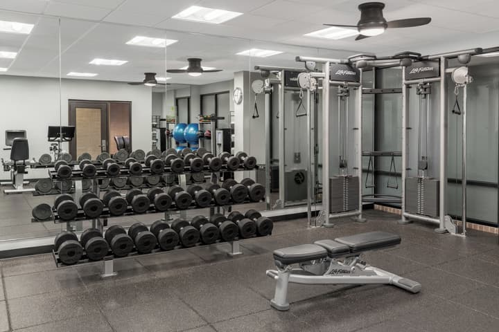 Doubletree by Hilton McLean Tysons