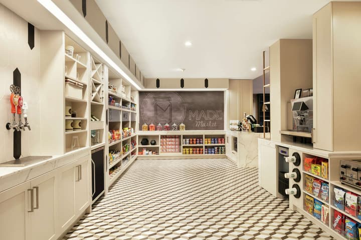 Doubletree by Hilton McLean Tysons