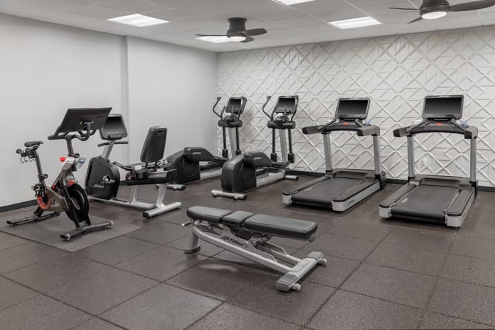 Doubletree by Hilton McLean Tysons