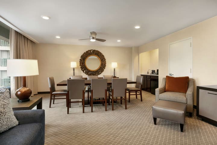 Doubletree by Hilton McLean Tysons