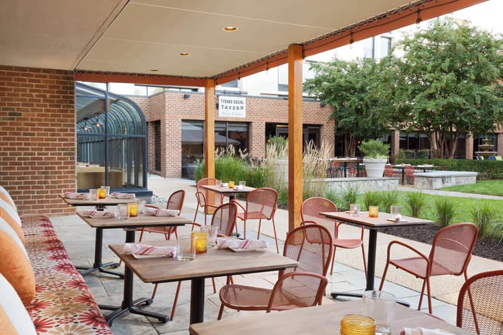 Doubletree by Hilton McLean Tysons