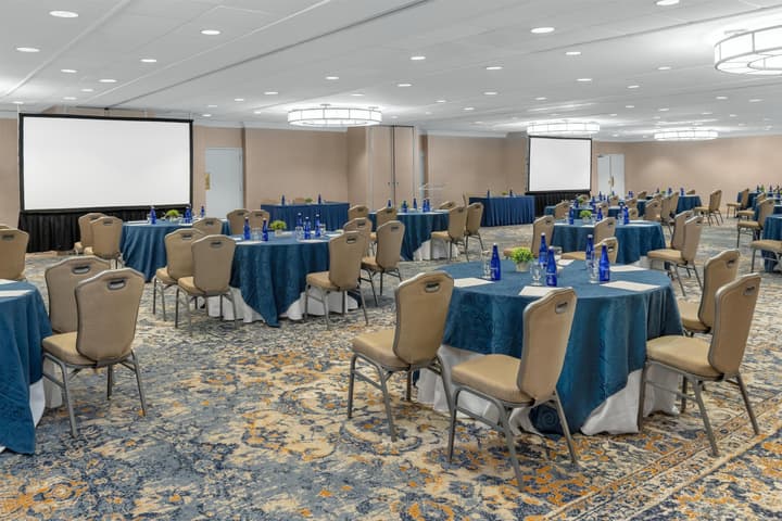 Doubletree by Hilton McLean Tysons