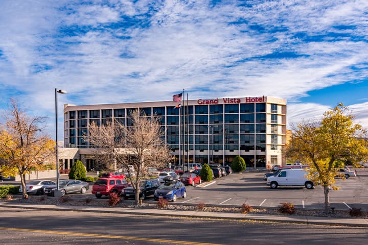 Grand Vista Hotel