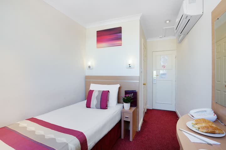 Queens Park Hotel