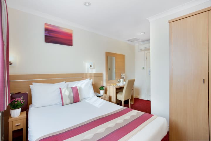 Queens Park Hotel
