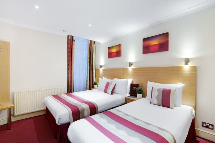 Queens Park Hotel