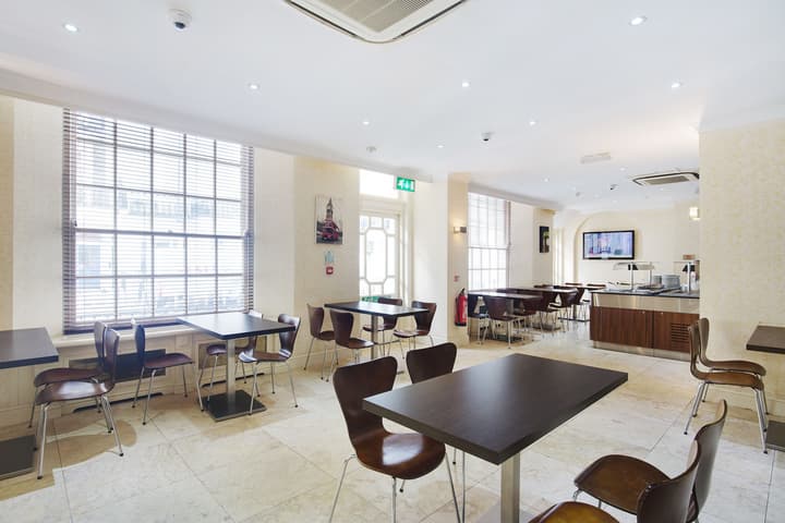 Queens Park Hotel