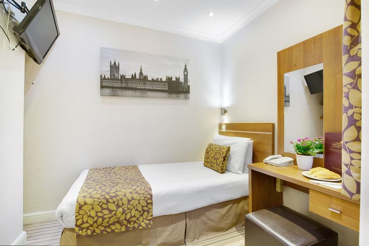 Queens Park Hotel