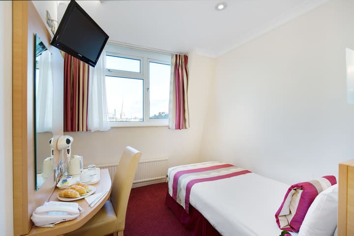 Queens Park Hotel