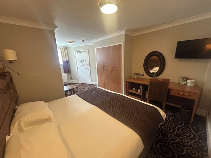 Rose and Crown Hotel