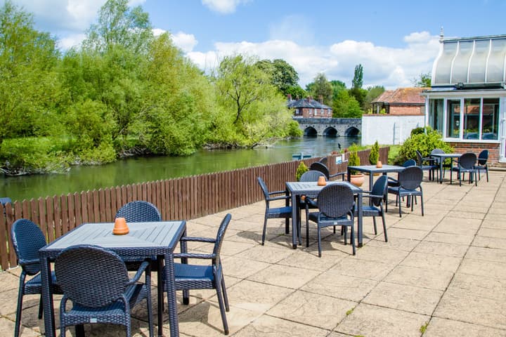 Rose and Crown Hotel