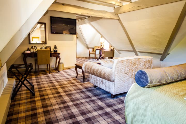 Rose and Crown Hotel