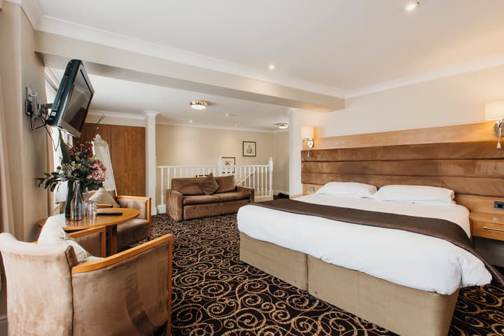 Rose and Crown Hotel