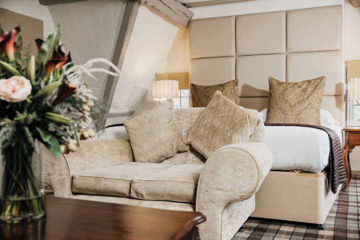 Rose and Crown Hotel