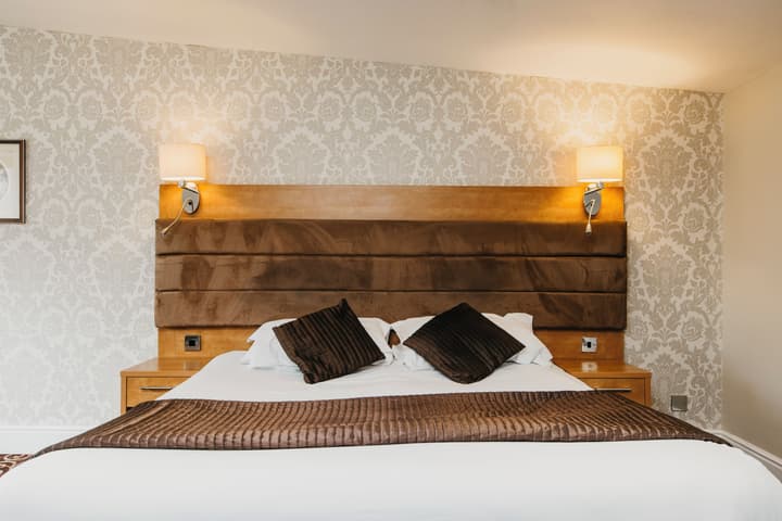 Rose and Crown Hotel
