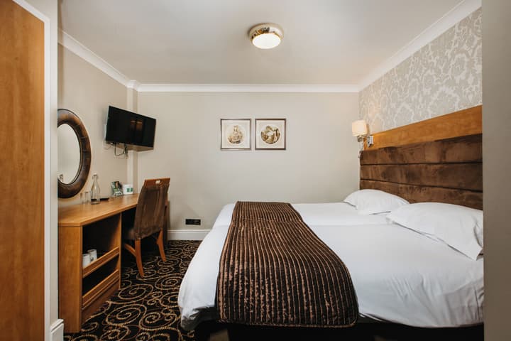 Rose and Crown Hotel